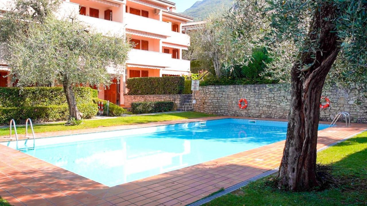 Ulivi Beth'S House Apartment Brenzone sul Garda Bagian luar foto